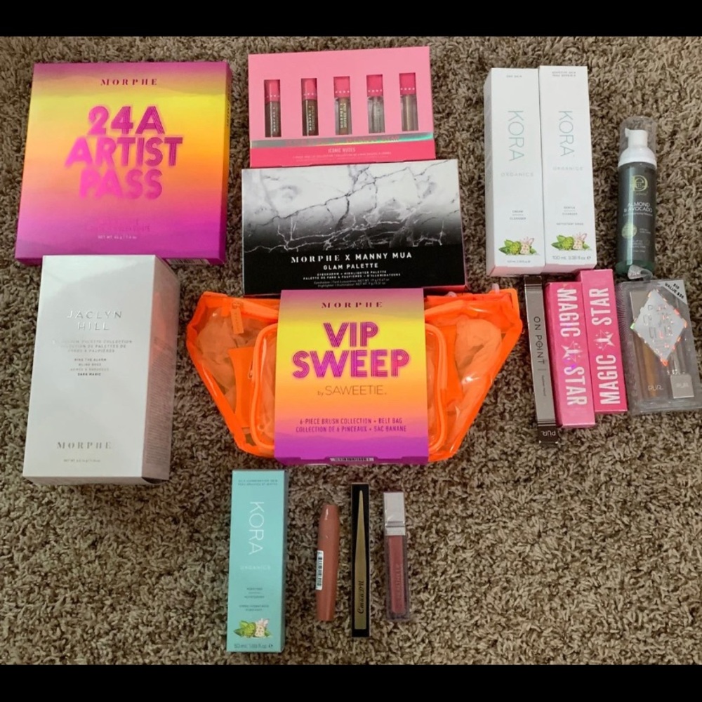 Makeup bundle